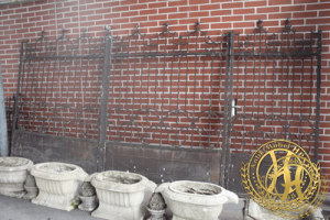 Altes Schmiedeeisentor