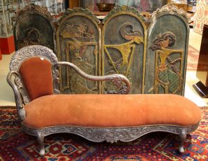 Silber Chaiselongue mit rotem Samtbezug