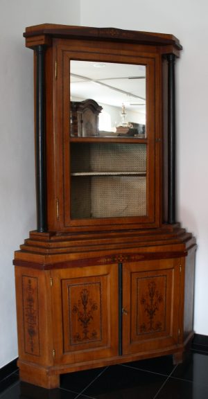 Empire Eckschrank