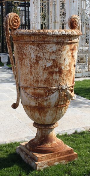 Eisenjardiniere im Empire Stil