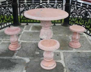 Gartengarnitur aus Marmor