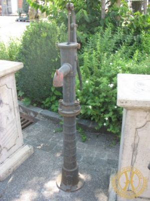 Handpump Brunnen