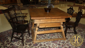 Jogltisch, Kastentisch