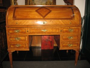 Josefinisches Zylinder Bureau, Salzburg um 1780/90.