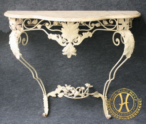 Konsole mit Marmorplatte