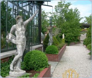 Mercur Steinskulptur