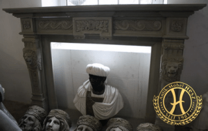 Monumentale Sandsteinkamineinfassung