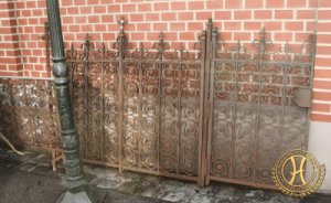 Schmiedeeisentor mit Gehtür