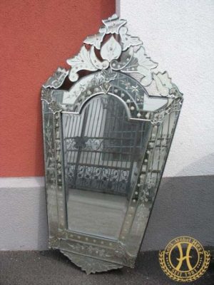 Spiegel im Venezianischen Stil