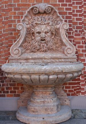 Barocker Marmorwandbrunnen